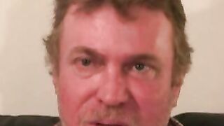 Hairy old amateur jerks off and shoots a load on his belly Hoe 2
