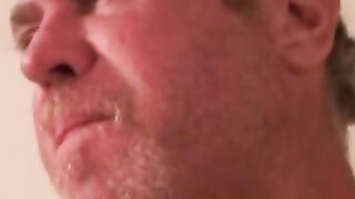 Hairy old amateur jerks off and shoots a load on his belly Hoe 2