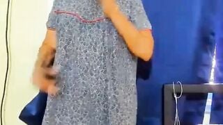 Desi Indian Bhabhi Aunty Looking For Some Good Dick