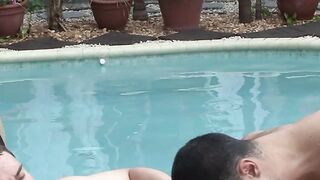 Kinky hunk gets an intense handjob before massive cumshot