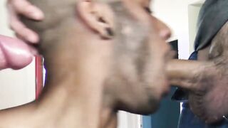A homo hunk was straight threewaying while sucking his cock