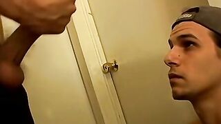 Two amateurs wankinf dicks until one of them cums hard