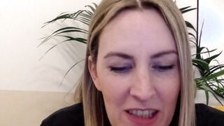 RosieLoveUK Free cam sex chat at CharmCams