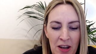 RosieLoveUK Free cam sex chat at CharmCams