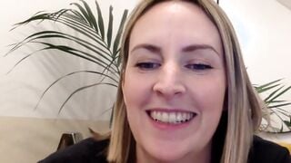 RosieLoveUK Free cam sex chat at CharmCams