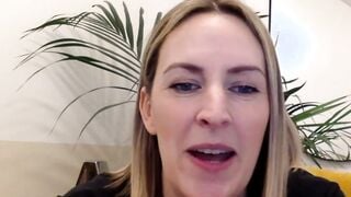 RosieLoveUK Free cam sex chat at CharmCams