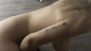 Pretty Womans Bathroom Antics