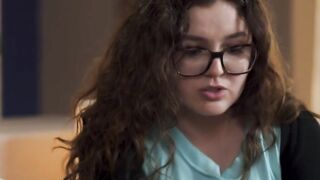 Chubby nerd gets pussy licked by brunette stepsis