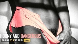 Brazzers - Dick Starved Abigail Mac can't Resist Johnny Sins' Cock & Takes it Deep into her Cunt