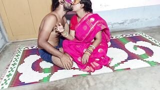 Indian xxx Fucking Newly Married Bengali Bhabhi inside Her House