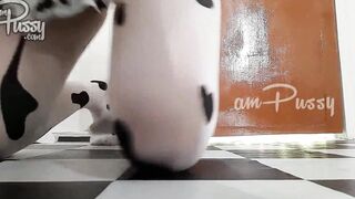 Long vibrator doesn't fit this tight chinese twat