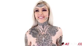 Inked Amber Luke riding the tremor for the first time