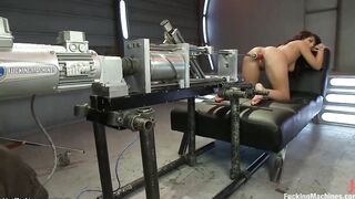 Solo big tit goddess cum on fucking machine