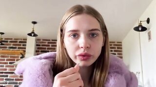 Huge ass Bombshell bounces on my meat