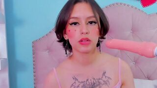 KaoryShiro Flirtatious act at CharmCams Hoe 2