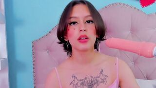 KaoryShiro Flirtatious act at CharmCams Hoe 2