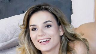 HelenWaldorf Cam sex free chat at CharmCams Hoe 2