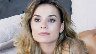 HelenWaldorf Cam sex free chat at CharmCams Hoe 2