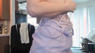 Hottyhousewife18 Adult cam live chat at CharmCams