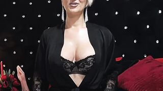 InannaIshtar18 Free cam sex chat at CharmCams