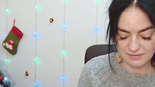 Brunette amateur babe chatting on webcam solo show