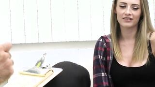 Shrink seduces super hot patient into a quickie
