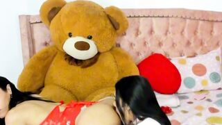 Hot tranny sucks off her sexmate cock