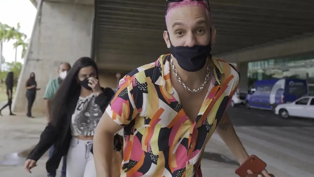 Luiza Marcato, famous influencer, is caught naked in a married mans taxi