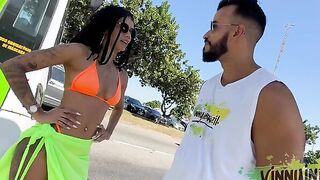 After picking up the actress on the street, he took her to his apartment to have a go