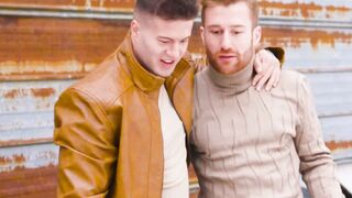 Gays anal fuck outdoors at snow
