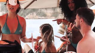 Hot influencer kisses married tourist on beach in Brazil!
