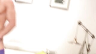 Buff young bloke flexes his big muscles and masturbates solo