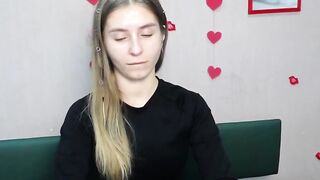 Blonde Ukrainain masturbates on webcam