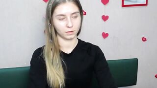 Blonde Ukrainain masturbates on webcam
