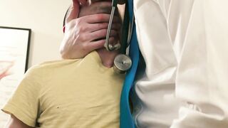 Oliver James' hole paves a way to accommodate the doctor's massive and long knob