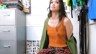 Backroom quickie with Asian cougar