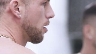 Tranny babe Gracie Jane fucks Busty babe Maddy May