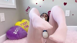 Violet Myers Fucks herself on Valentine's Day and Cumming