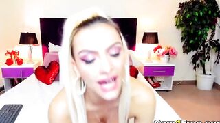 Sexsual Blonde Rams Her Toy live camera
