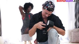 Unshaved muff nubian camgirl gets pussyeaten by photographer