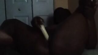 Naejae squirts quietly into bedroom