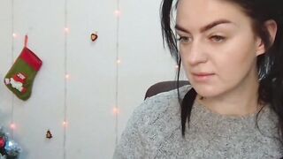 Amateur babe on webcam on Xmass Eve