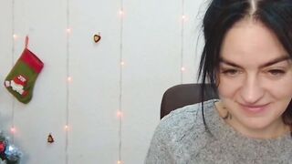 Amateur babe on webcam on Xmass Eve