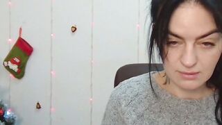 Amateur babe on webcam on Xmass Eve