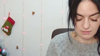 Amateur babe on webcam on Xmass Eve