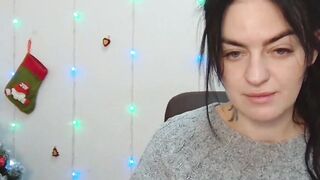 Amateur babe on webcam on Xmass Eve