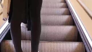 Risky Blowjob in the Dressing Room Amateur Teen