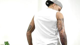 Big dicked boy gets deepthroat by EastBoys