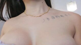 Beautiful Colombian Chick Pleasures Herself in Bed
