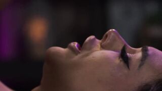 Professional masseur fucks the ass of TS client